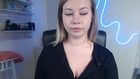 Holly online show from December 13, 2024, 9:57 am