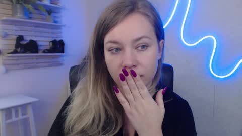 Holly online show from February 5, 2025, 9:15 am