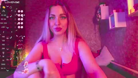 holly_molly8 online show from January 5, 2025, 9:14 pm