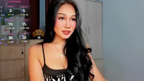 Snapshot of holly_preciousxx chatting on June 19, 2026, 5:28 pm Hi Im Precious online show from June 19, 2026, 5:28 pm