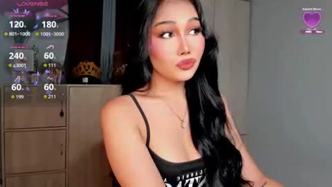 Snapshot of holly_preciousxx chatting on June 20, 2026, 7:27 pm Hi Im Precious online show from June 20, 2026, 7:27 pm