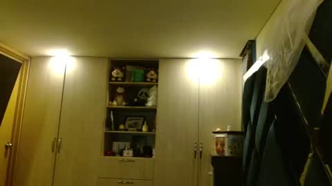 Holly online show from June 22, 2026, 4:31 am