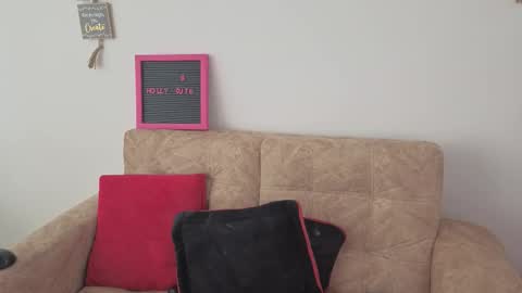 Snapshot of hollycute54 chatting on November 7, 2025, 5:46 pm Holly online show from November 7, 2025, 5:46 pm