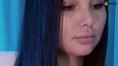 hollyextra online show from February 13, 2025, 10:00 pm