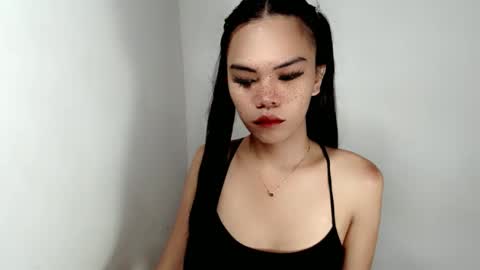 hollyhalo online show from October 27, 2025, 5:44 am