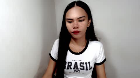 hollyhalo online show from November 11, 2025, 2:06 pm