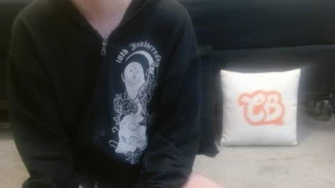 Holly Hawkes online show from April 16, 2026, 12:33 am