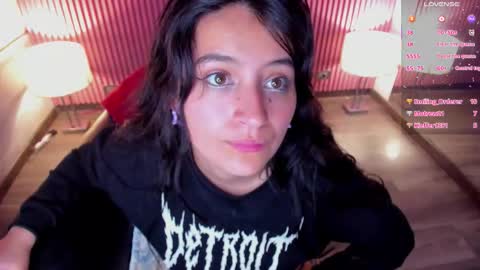 Holly online show from September 25, 2025, 1:48 pm