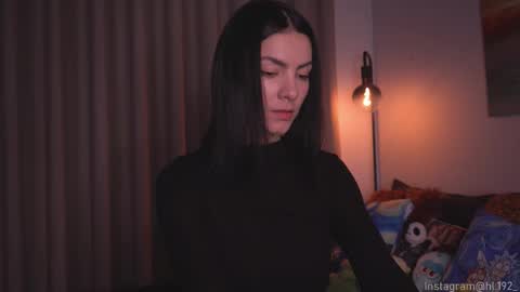 Holly Linder online show from September 11, 2025, 1:28 am