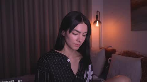 Holly Linder online show from April 1, 2026, 2:01 am