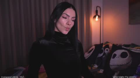 Snapshot of hollylinder_ chatting on June 6, 2026, 1:43 am Holly Linder online show from June 6, 2026, 1:43 am
