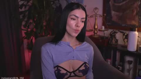 Snapshot of hollylinder_ chatting on June 14, 2026, 1:47 am Holly Linder online show from June 14, 2026, 1:47 am