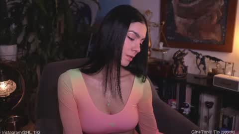 Snapshot of hollylinder_ chatting on June 20, 2026, 2:14 am Holly Linder online show from June 20, 2026, 2:14 am
