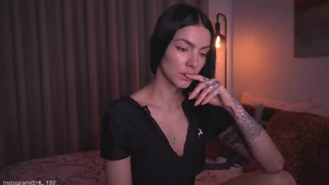 Snapshot of hollylinder_ chatting on June 25, 2026, 5:12 am Holly Linder online show from June 25, 2026, 5:12 am