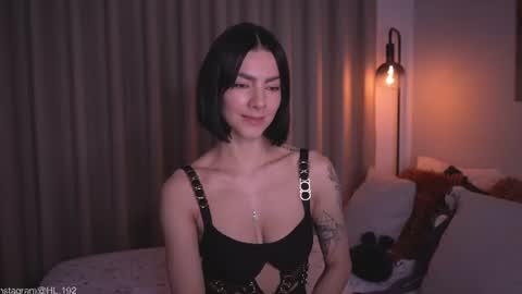 Snapshot of hollylinder_ chatting on July 2, 2026, 2:00 am Holly Linder online show from July 2, 2026, 2:00 am