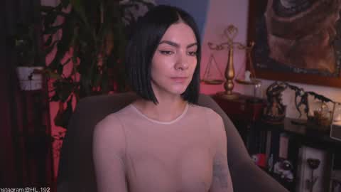 Snapshot of hollylinder_ chatting on July 19, 2026, 2:15 am Holly Linder online show from July 19, 2026, 2:15 am