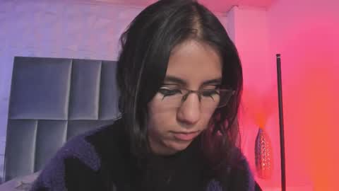 hollypeach_ online show from February 22, 2026, 3:21 pm