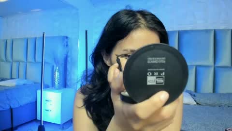 Snapshot of hollypeach_ chatting on May 27, 2026, 7:55 pm hollypeach_ online show from May 27, 2026, 7:55 pm