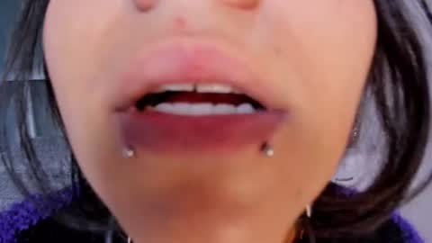 hollypeach_ online show from July 10, 2026, 7:49 pm