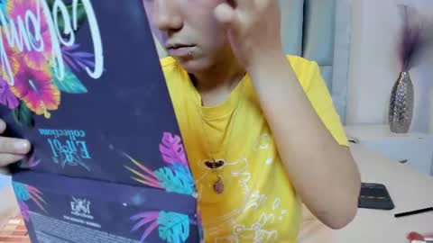 hollypeach_ online show from July 13, 2026, 7:38 pm