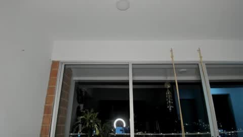 Snapshot of hollyshit_ chatting on December 10, 2024, 1:00 am hollyshit_ online show from December 10, 2024, 1:00 am