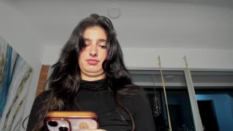 Snapshot of hollyshit_ chatting on December 29, 2024, 1:24 am hollyshit_ online show from December 29, 2024, 1:24 am