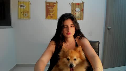 Snapshot of hollyshit_ chatting on January 3, 2025, 2:43 am hollyshit_ online show from January 3, 2025, 2:43 am