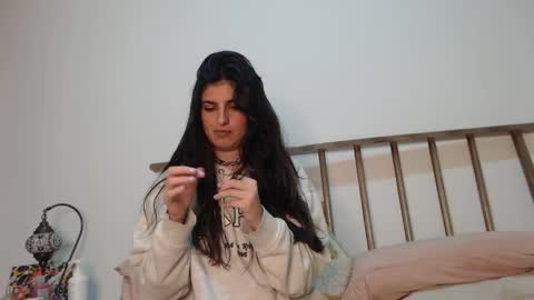 Snapshot of hollyshit_ chatting on January 28, 2025, 1:18 am hollyshit_ online show from January 28, 2025, 1:18 am