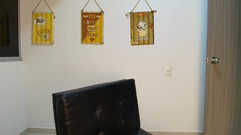 Snapshot of hollyshit_ chatting on October 29, 2025, 1:52 am hollyshit_ online show from October 29, 2025, 1:52 am