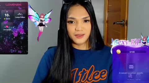 Snapshot of hollywoodbitch chatting on February 17, 2025, 1:25 am Isabella Marie online show from February 17, 2025, 1:25 am