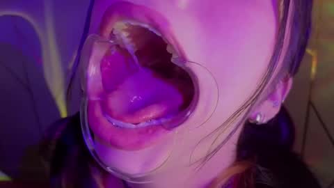 holly online show from February 10, 2026, 11:31 pm