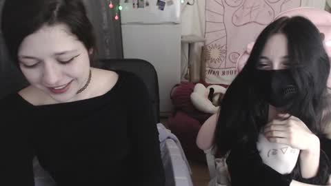 Snapshot of holy420loly chatting on January 14, 2025, 5:23 pm Ho Lee Sheet online show from January 14, 2025, 5:23 pm