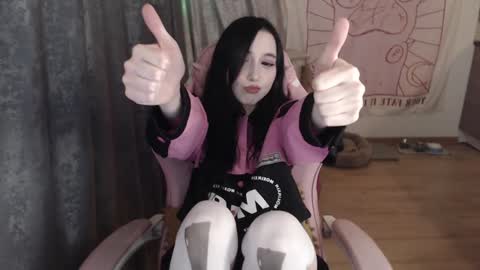 Snapshot of holy420loly chatting on February 6, 2025, 5:40 pm Ho Lee Sheet online show from February 6, 2025, 5:40 pm