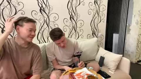 holy_eggs_00 online show from April 18, 2026, 11:14 am