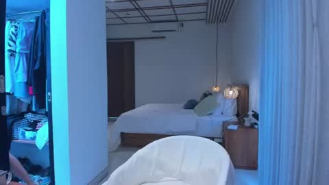 Snapshot of holy_khloe chatting on August 8, 2026, 1:52 am Kira Purrr online show from August 8, 2026, 1:52 am
