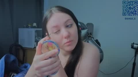 Snapshot of holy_kveta chatting on June 4, 2026, 3:01 am Kviki online show from June 4, 2026, 3:01 am