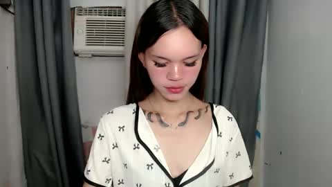 holy_maxine online show from May 30, 2026, 8:33 am