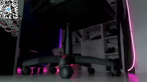 holy_mistresss online show from June 21, 2026, 7:44 am