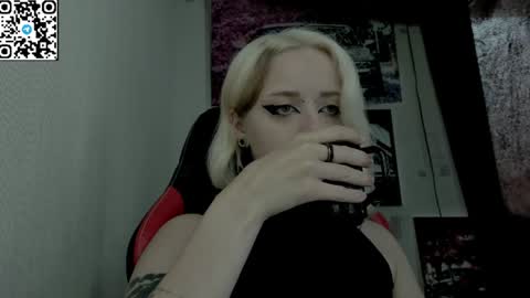 holy_mistresss online show from July 26, 2026, 9:27 am