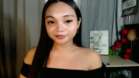 Snapshot of holy_shine chatting on May 16, 2026, 11:14 pm Bella online show from May 16, 2026, 11:14 pm