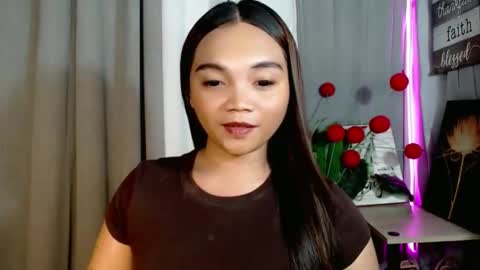 Snapshot of holy_shine chatting on May 22, 2026, 12:00 pm Bella online show from May 22, 2026, 12:00 pm