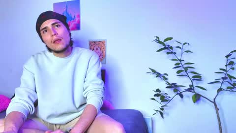 Snapshot of holy_taby_ chatting on May 16, 2026, 7:45 pm online show from May 16, 2026, 7:45 pm