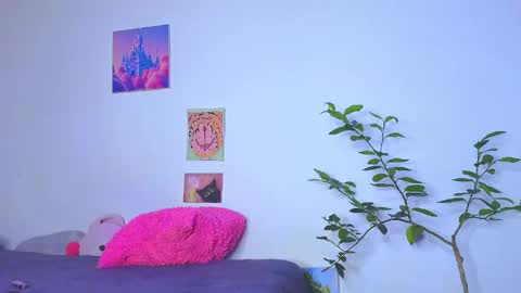 Snapshot of holy_taby_ chatting on May 17, 2026, 6:37 pm online show from May 17, 2026, 6:37 pm