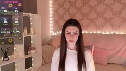 Mia online show from April 19, 2026, 3:39 am