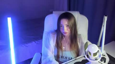 holypolys online show from January 15, 2026, 4:44 pm