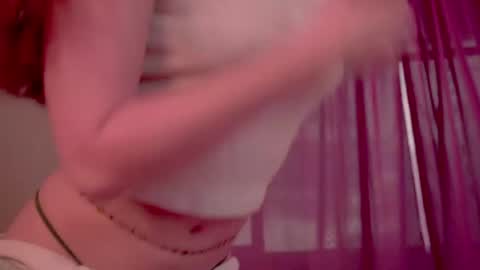 honeeeey_ online show from May 22, 2026, 11:10 pm