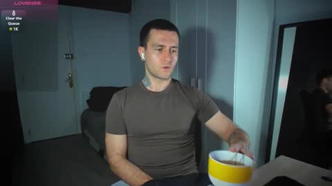 Snapshot of honestandrew chatting on February 10, 2025, 4:04 pm Andrew online show from February 10, 2025, 4:04 pm