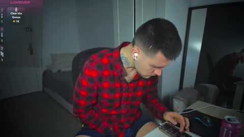 Snapshot of honestandrew chatting on March 8, 2025, 7:05 am Andrew online show from March 8, 2025, 7:05 am