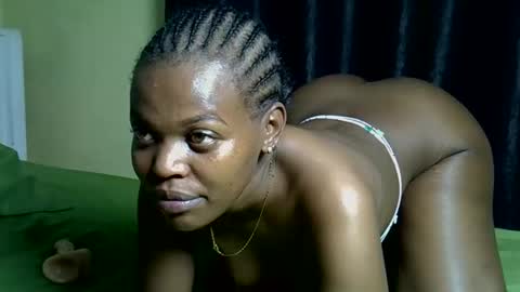 Honey-Belle online show from June 5, 2026, 5:03 am