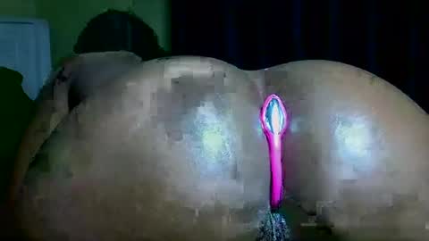 Honey-Belle online show from June 20, 2026, 7:55 am